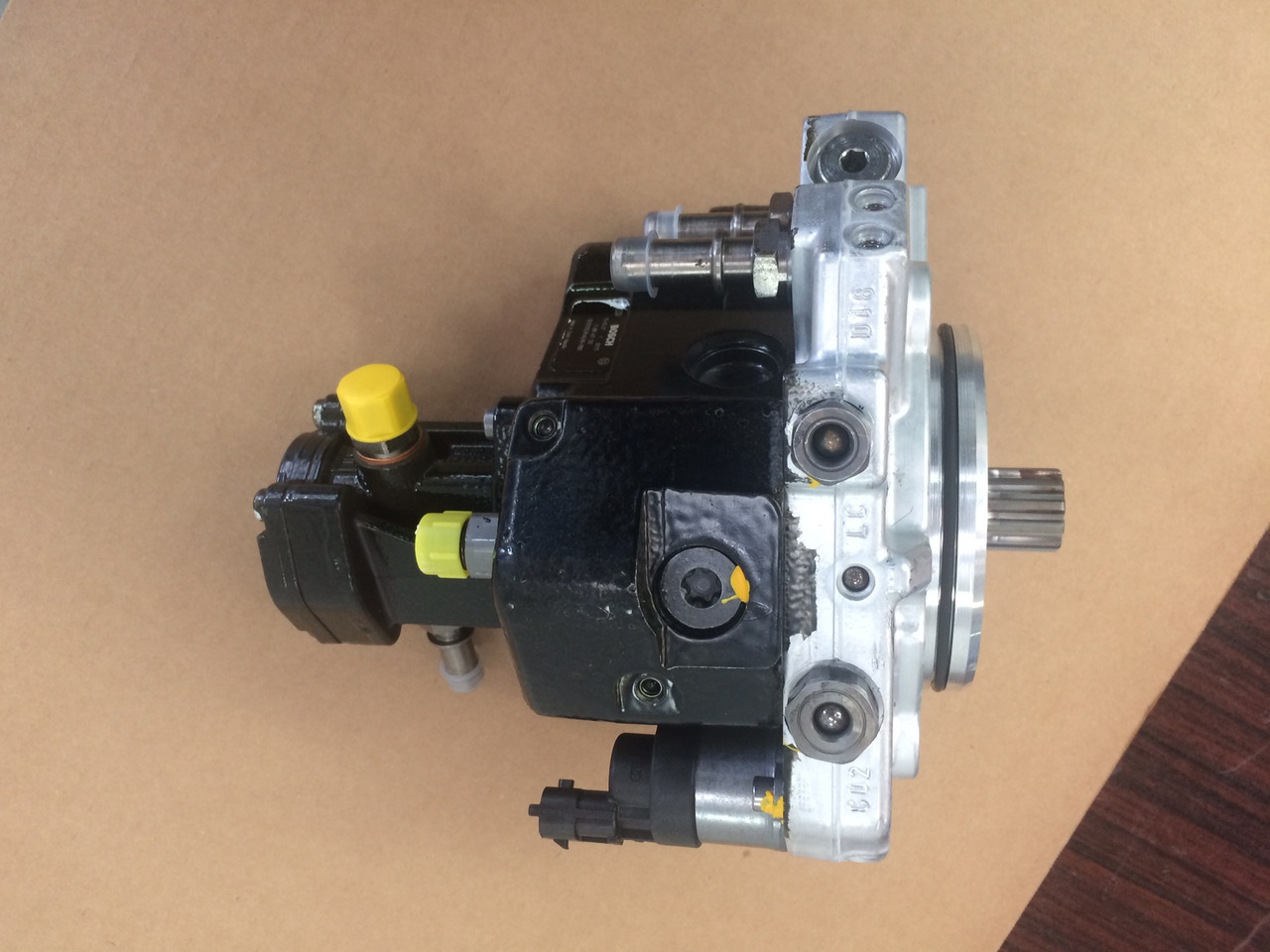 POMPA CARBURANTE ALTA PRESSIONE CP3.4+ / MOTORI MAN D2066 - D2676 - Fuel pump for Truck: picture 3 POMPA CARBURANTE ALTA PRESSIONE CP3.4+ / MOTORI MAN D2066 - D2676 - Fuel pump for Truck: picture 3