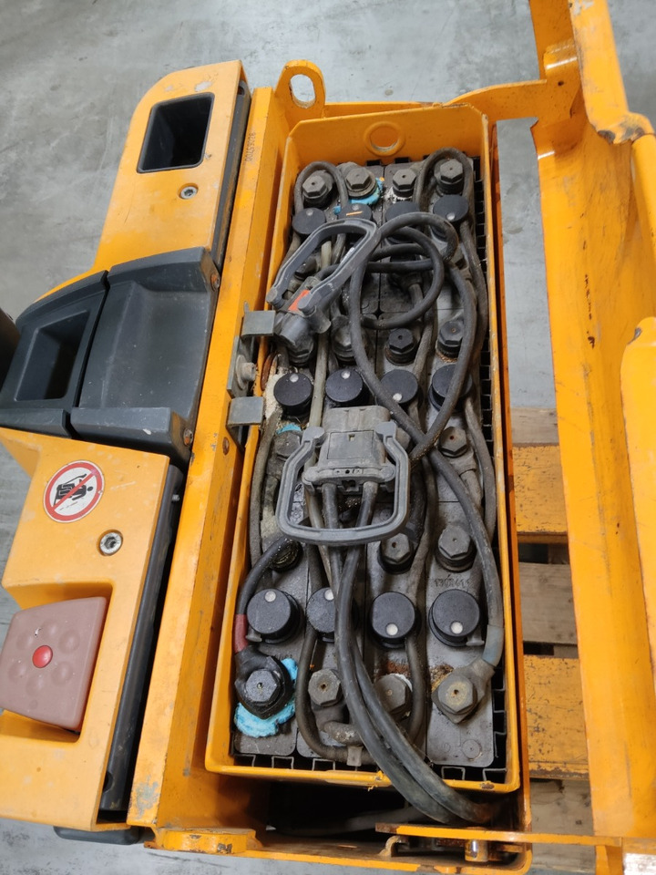 Jungheinrich EJE120/2400MM - Pallet truck: picture 4 Jungheinrich EJE120/2400MM - Pallet truck: picture 4