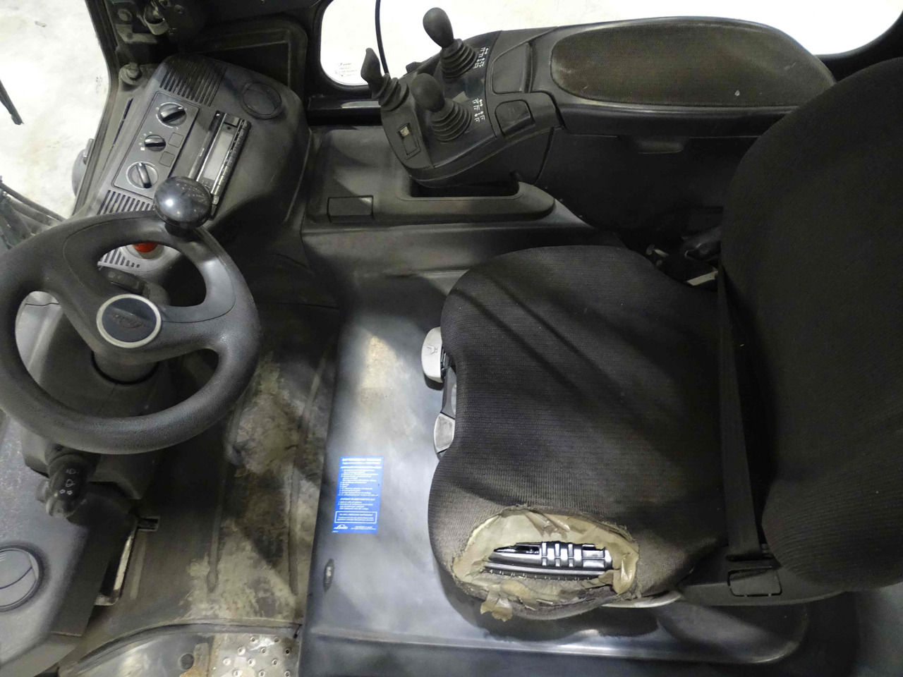 Linde E25L-01 - Electric forklift: picture 3 Linde E25L-01 - Electric forklift: picture 3