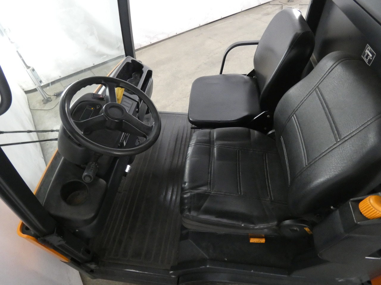 Still R08-20 - Tow tractor: picture 3 Still R08-20 - Tow tractor: picture 3