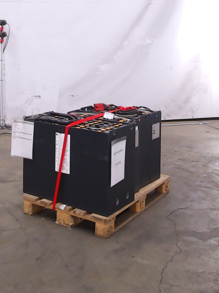 Weitere 4XBATTERIEN - Battery for Material handling equipment: picture 2 Weitere 4XBATTERIEN - Battery for Material handling equipment: picture 2