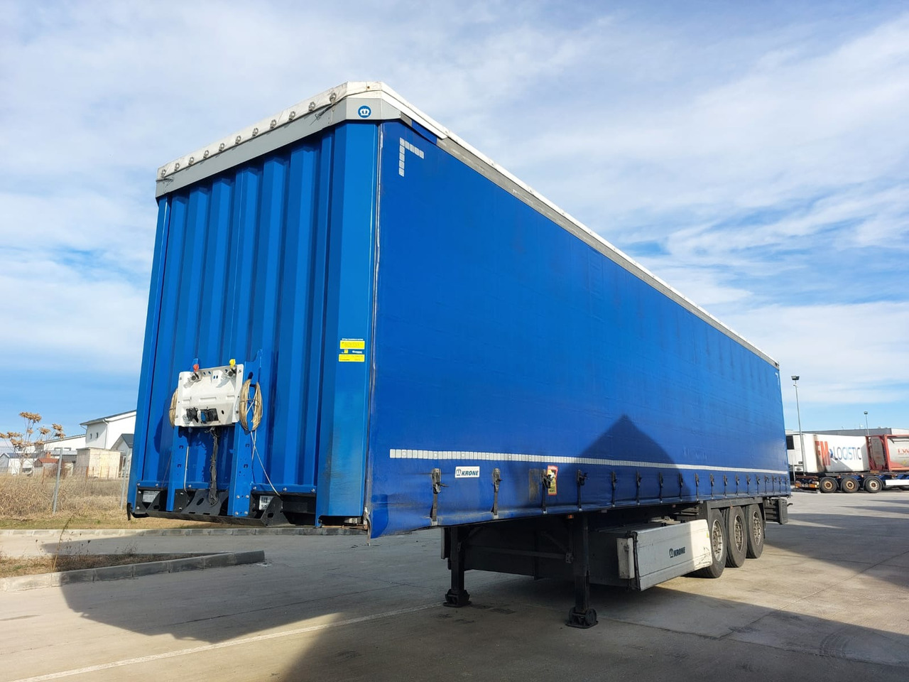 Krone SD - Curtainsider semi-trailer: picture 1 Krone SD - Curtainsider semi-trailer: picture 1