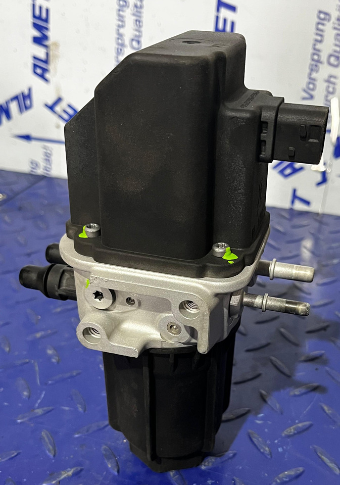 MERCEDES-BENZ AdBlue Pump Reconditioned Mercedes Actros MP5 - AdBlue tank: picture 1 MERCEDES-BENZ AdBlue Pump Reconditioned Mercedes Actros MP5 - AdBlue tank: picture 1
