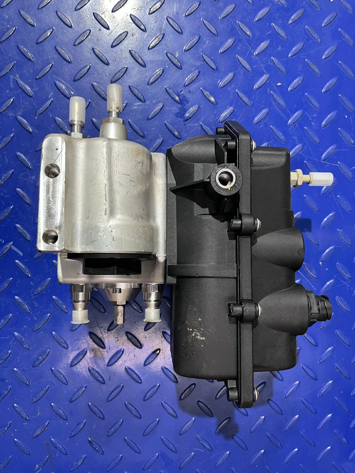 Mercedes Benz Pompa Adblue Actros MP4 Euro 5 - AdBlue tank: picture 4 Mercedes Benz Pompa Adblue Actros MP4 Euro 5 - AdBlue tank: picture 4