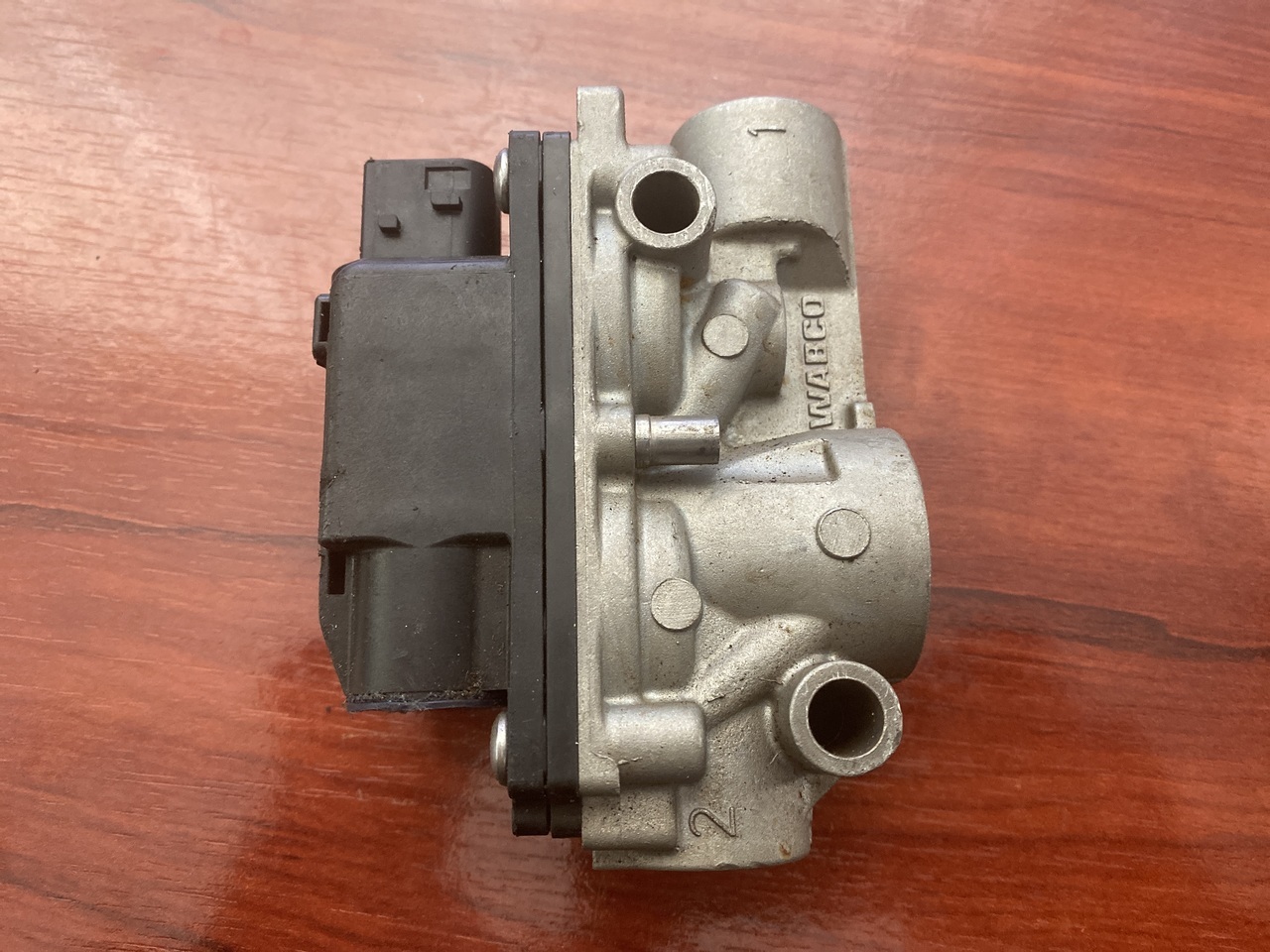 WABCO Mercedes Actros MP4 Axor Pressure Cotrol Valve Solenoid Wabco - Brake valve for Truck: picture 1 WABCO Mercedes Actros MP4 Axor Pressure Cotrol Valve Solenoid Wabco - Brake valve for Truck: picture 1