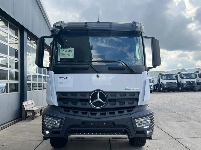 Mercedes-Benz Arocs 3340 6x4 Water Tank Truck - Tank truck: picture 5 Mercedes-Benz Arocs 3340 6x4 Water Tank Truck - Tank truck: picture 5