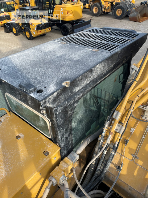 Crawler excavator Cat 352FL: picture 37