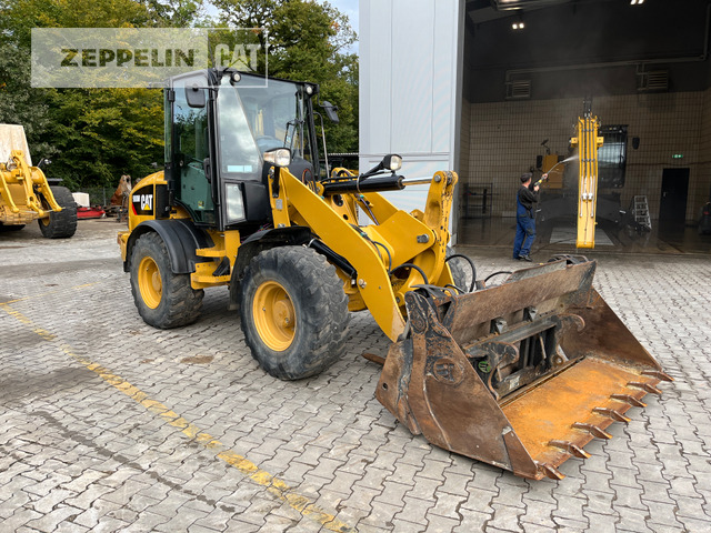Cat 908M - Wheel loader: picture 2 Cat 908M - Wheel loader: picture 2