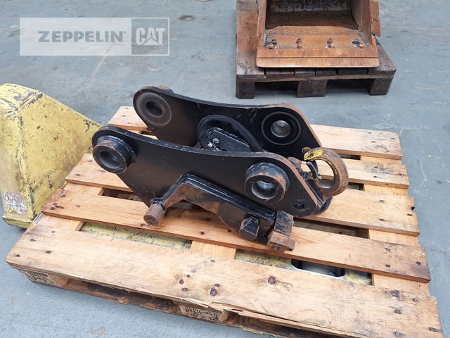Cat CW10H - Quick coupler for Construction machinery: picture 2 Cat CW10H - Quick coupler for Construction machinery: picture 2