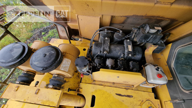 Rigid dumper/ Rock truck Komatsu HD325-6: picture 14