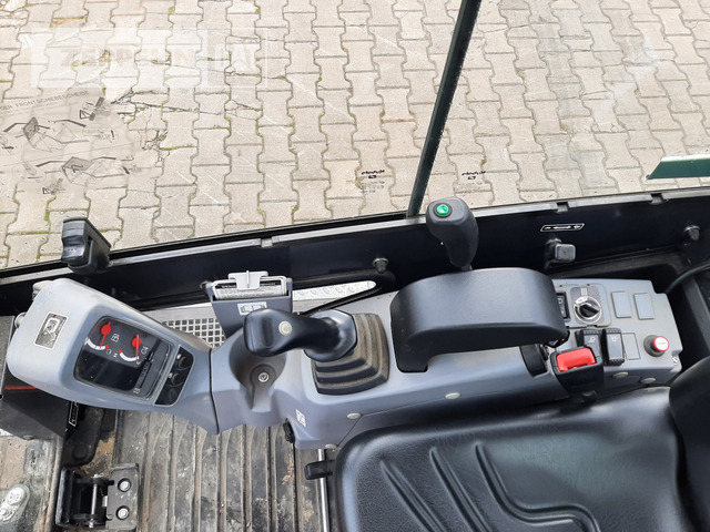 Mini excavator Kubota KX016-4: picture 31