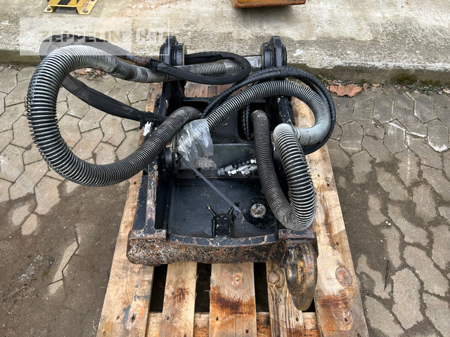 Oil-Quick OQ70/55 - Quick coupler for Construction machinery: picture 3 Oil-Quick OQ70/55 - Quick coupler for Construction machinery: picture 3