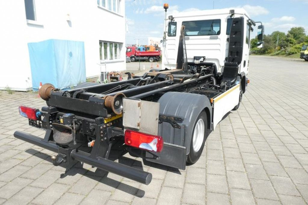 MAN TG-L 8.180 Abrollkipper - Hook lift truck: picture 4 MAN TG-L 8.180 Abrollkipper - Hook lift truck: picture 4