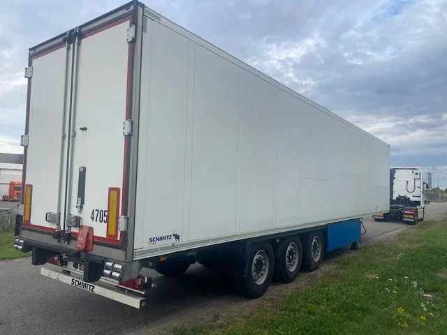 Schmitz Cargobull 2 temp, SCB 53B koelvries met carrier vector 1950MT met tussenwand , 2 verdampers - Refrigerator semi-trailer: picture 3 Schmitz Cargobull 2 temp, SCB 53B koelvries met carrier vector 1950MT met tussenwand , 2 verdampers - Refrigerator semi-trailer: picture 3