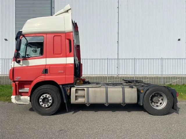 DAF CF 370 spacecab skylights - Tractor unit: picture 4 DAF CF 370 spacecab skylights - Tractor unit: picture 4