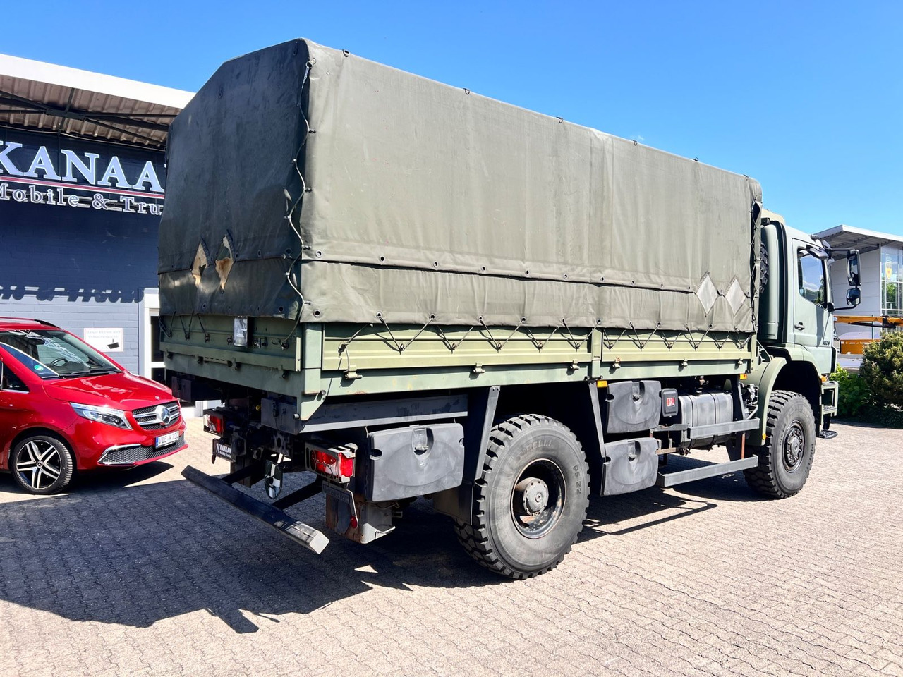 Mercedes-Benz 1829 A Axor 4x4 EX- 31 TKM Camper Expedi - Curtainsider truck: picture 3 Mercedes-Benz 1829 A Axor 4x4 EX- 31 TKM Camper Expedi - Curtainsider truck: picture 3