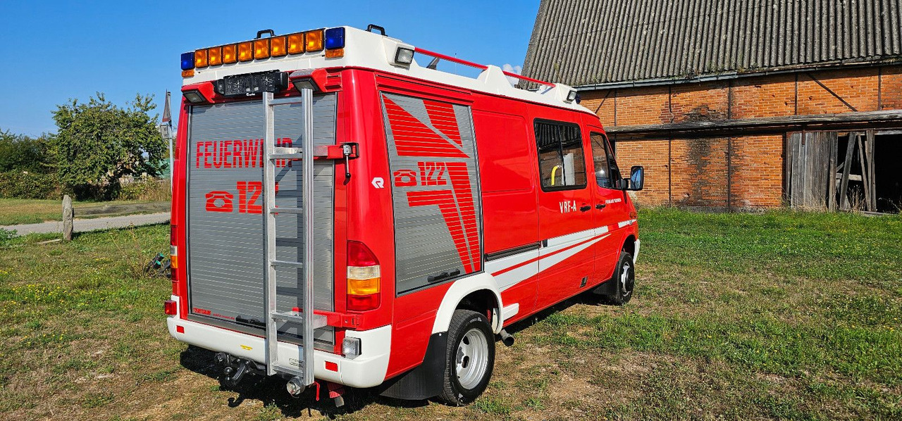 Mercedes-Benz Allrad Sprinter 416 Feuerwehr 4x4 VAN - Commercial vehicle: picture 5 Mercedes-Benz Allrad Sprinter 416 Feuerwehr 4x4 VAN - Commercial vehicle: picture 5