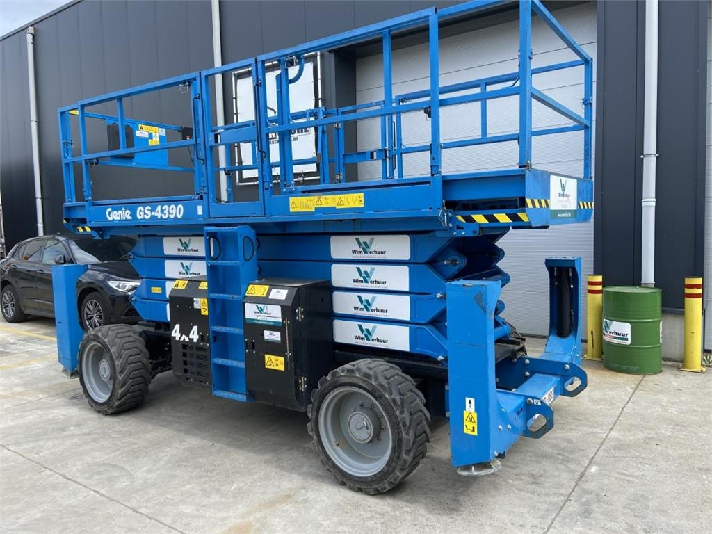 Genie GS4390RT (3214)  - Scissor lift: picture 2 Genie GS4390RT (3214)  - Scissor lift: picture 2