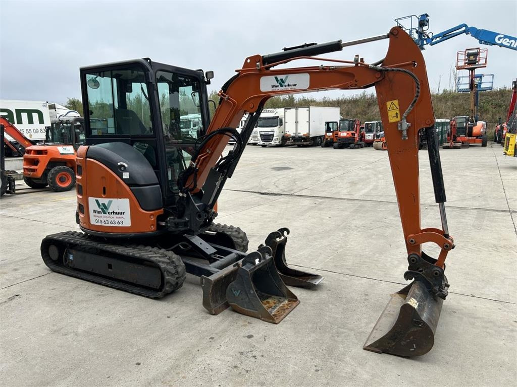Hitachi ZX33U-6 (7789)  - Mini excavator: picture 5 Hitachi ZX33U-6 (7789)  - Mini excavator: picture 5