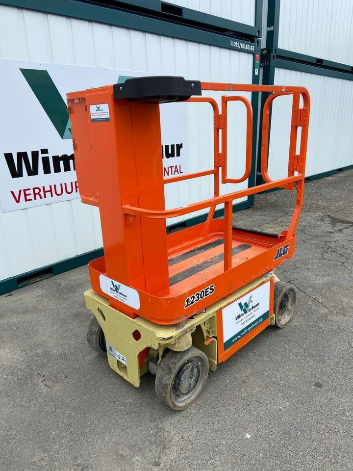 JLG 1230 ES (10150)  - Scissor lift: picture 2 JLG 1230 ES (10150)  - Scissor lift: picture 2