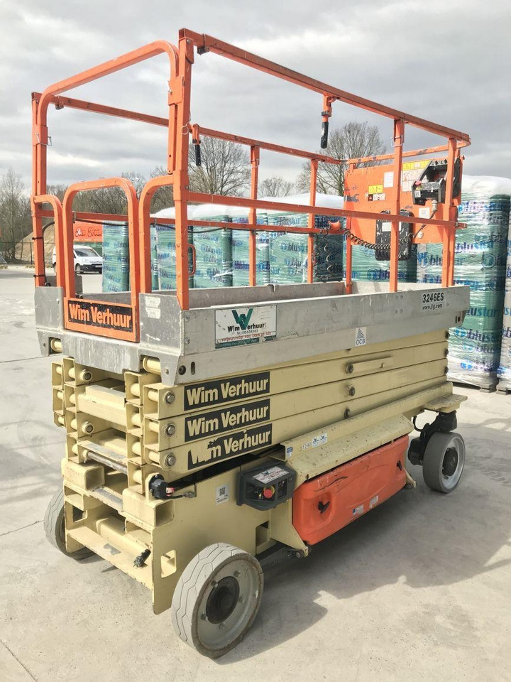 JLG 3246ES (1240)  - Scissor lift: picture 4 JLG 3246ES (1240)  - Scissor lift: picture 4