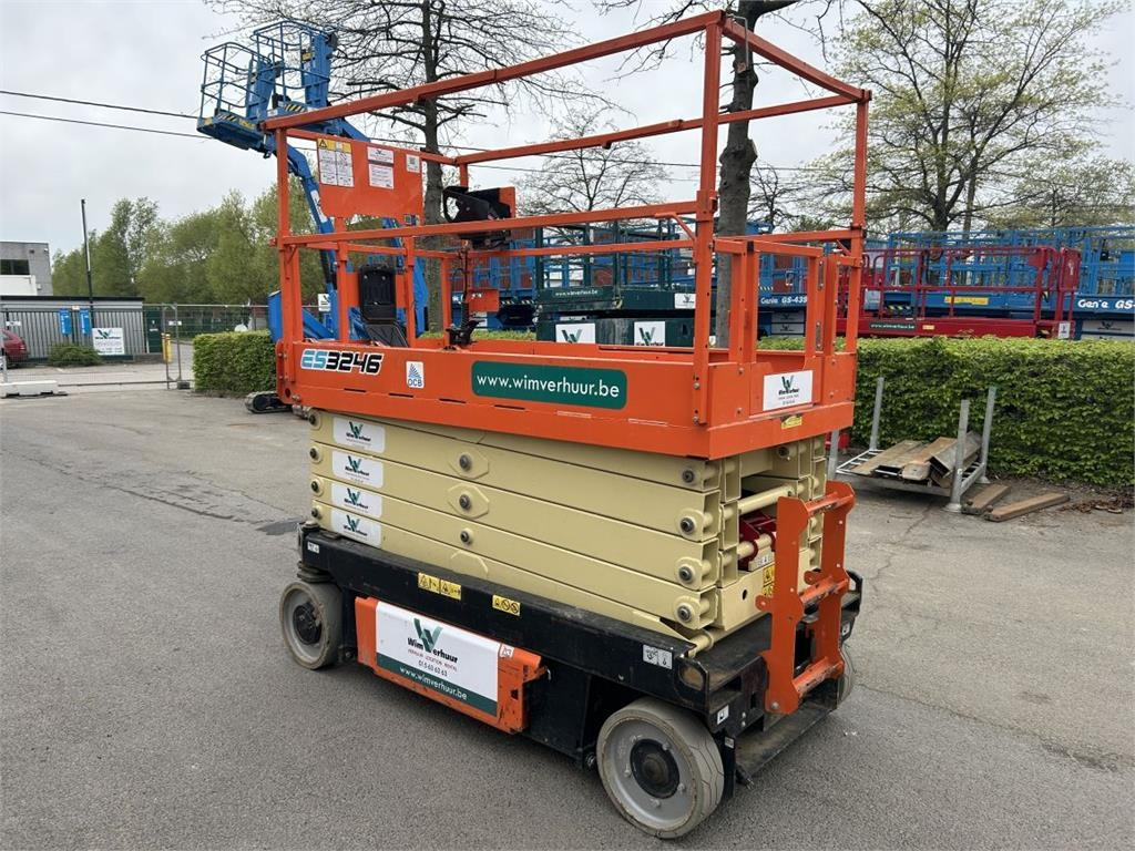 JLG 3246ES (6778)  - Scissor lift: picture 4 JLG 3246ES (6778)  - Scissor lift: picture 4