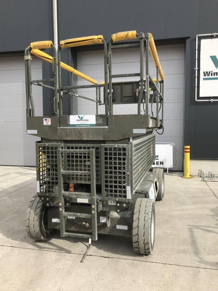 JLG M3369 (4331)  - Scissor lift: picture 2 JLG M3369 (4331)  - Scissor lift: picture 2