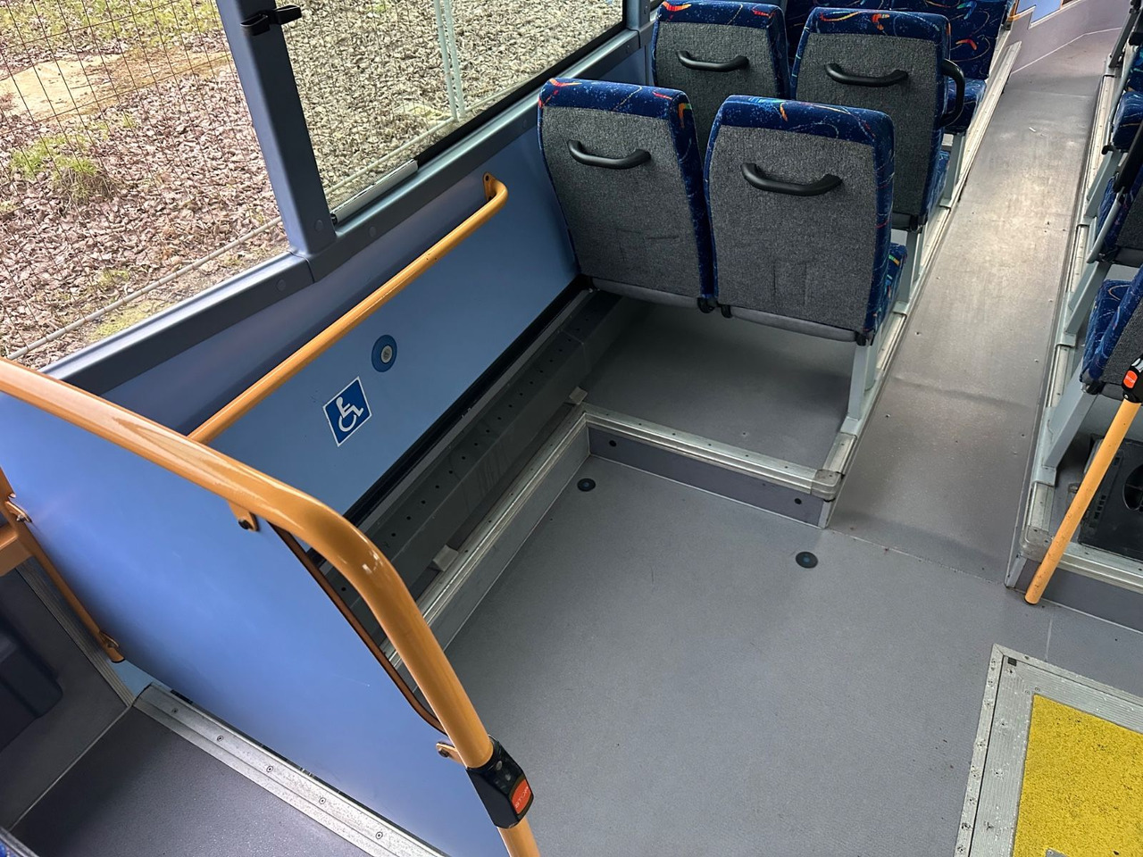 City bus Iveco Irisbus Crossway LE SFR 152 DE*100 km/h*Schalt Iveco Irisbus Crossway LE SFR 152 DE*100 km/h*Schalt: picture 20 City bus Iveco Irisbus Crossway LE SFR 152 DE*100 km/h*Schalt Iveco Irisbus Crossway LE SFR 152 DE*100 km/h*Schalt: picture 20