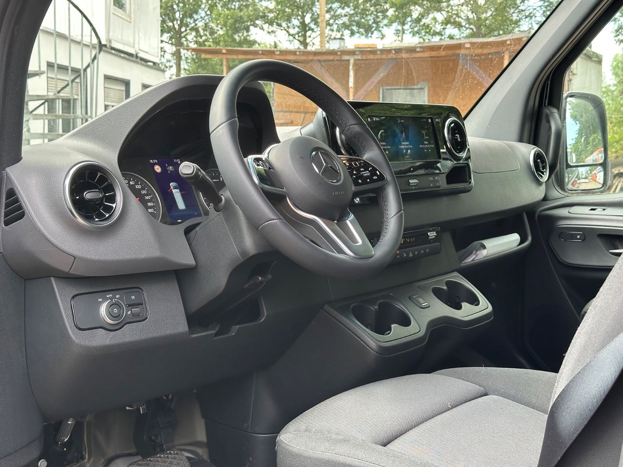 Mercedes-Benz Sprinter 519 CDi 4x4 H+L 360° Cam.*Navi*253.4 Km - Minibus, Passenger van: picture 4 Mercedes-Benz Sprinter 519 CDi 4x4 H+L 360° Cam.*Navi*253.4 Km - Minibus, Passenger van: picture 4