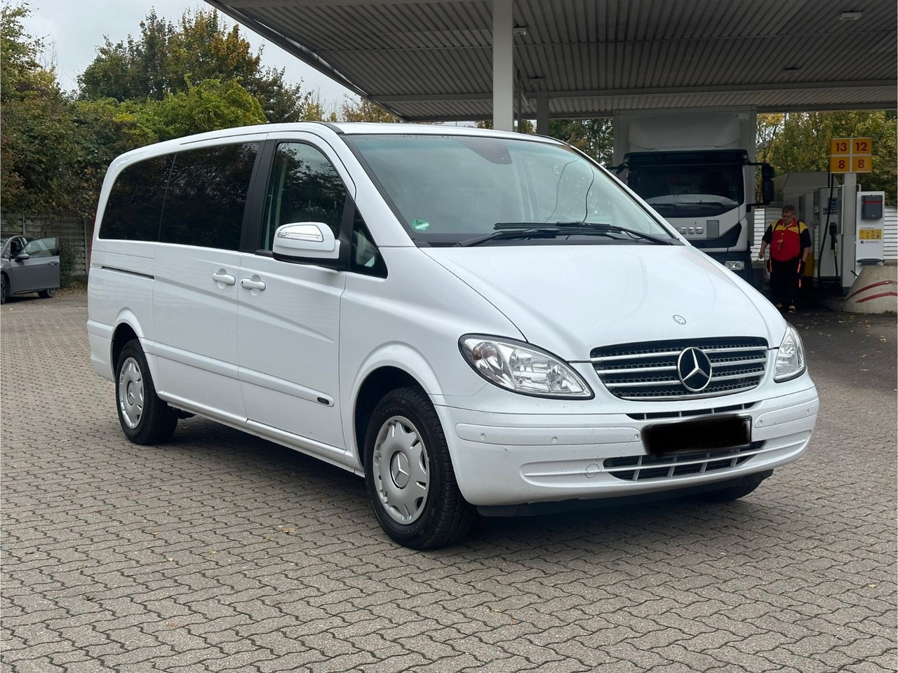 Mercedes-Benz Viano 2.2 CDI AMBIENTE extralang (Autom*133 tKm) - Passenger van: picture 1 Mercedes-Benz Viano 2.2 CDI AMBIENTE extralang (Autom*133 tKm) - Passenger van: picture 1