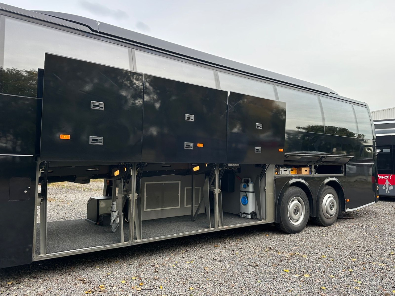 Volvo 9700 HD 6x2 Euro 5(9900*416 HD*Tourismo RHD-M) - Coach: picture 3 Volvo 9700 HD 6x2 Euro 5(9900*416 HD*Tourismo RHD-M) - Coach: picture 3